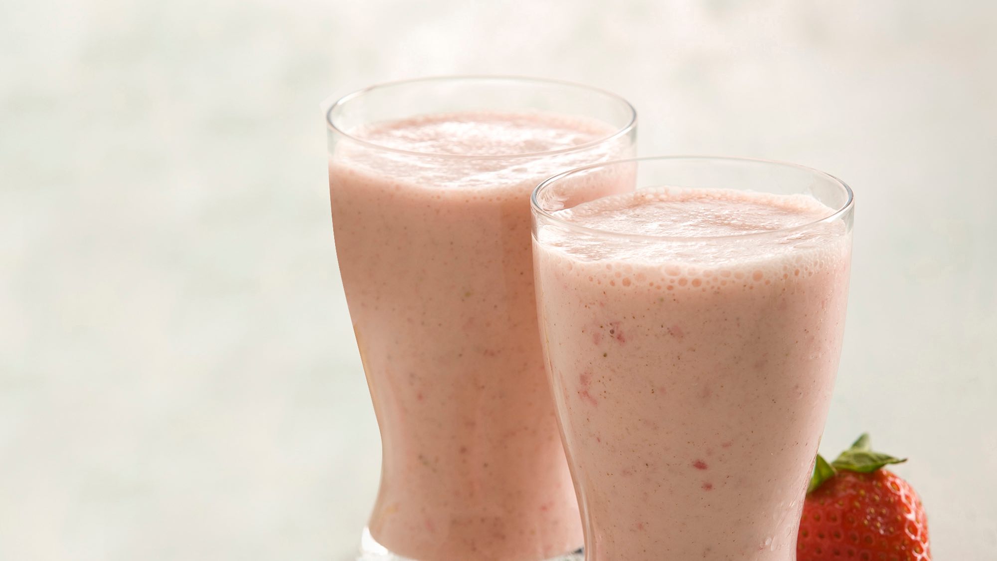 strawberry_vanilla_smoothie_2000x1125.jpg