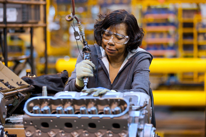 U.S. Job Growth Shatters November Forecasts