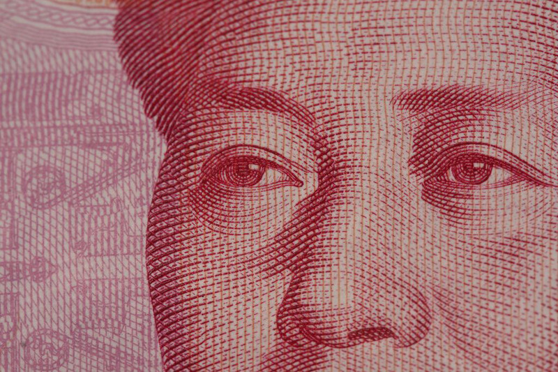 RMB Fever Spreads to One-Third of Banks