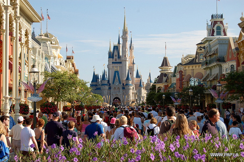 Disney Sets Quarterly Earnings Record of $2.5B