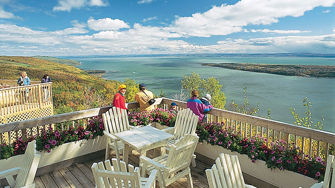 Quebec Town and Country by Train