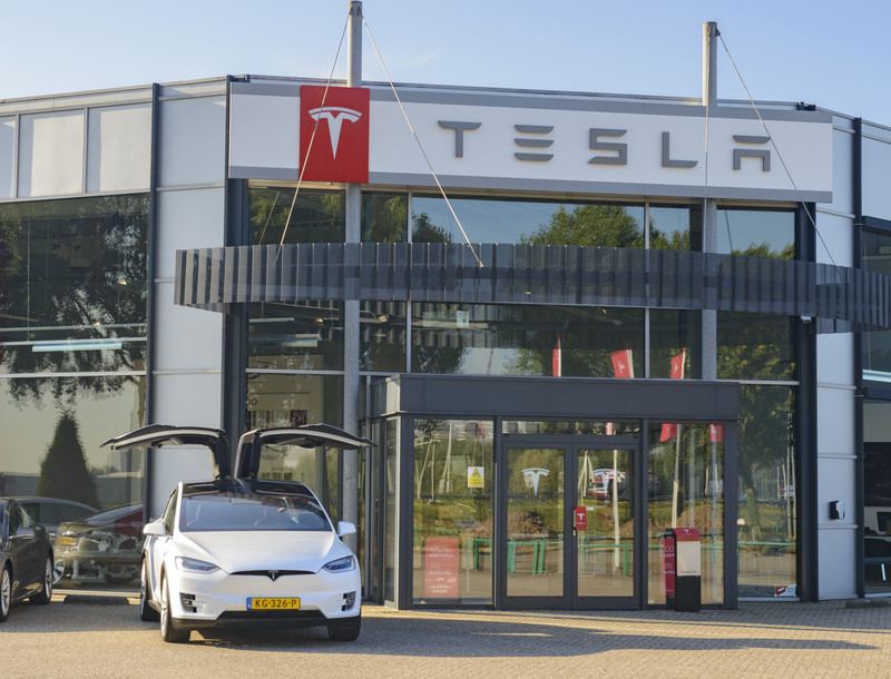 Tesla Delivers First ‘Made in China’ Vehicles
