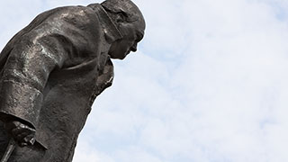 23191-Churchill-Statue-smhoz.jpg