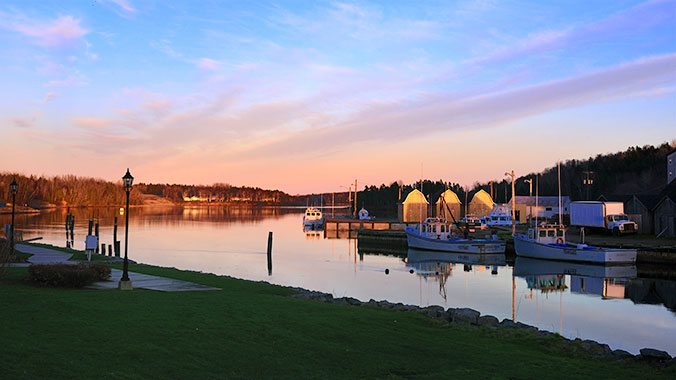 19585-prince-edward-island-harbor-lghoz.jpg