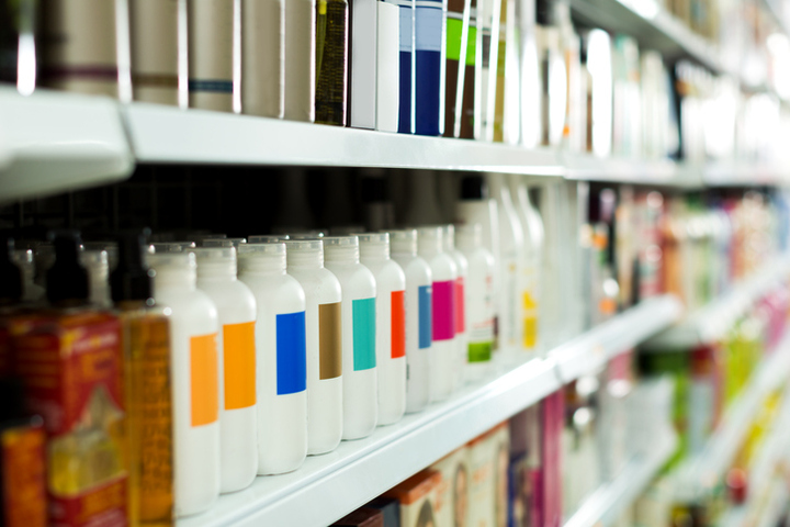 Revlon Shares Fall 23% on Swing to Q1 Loss
