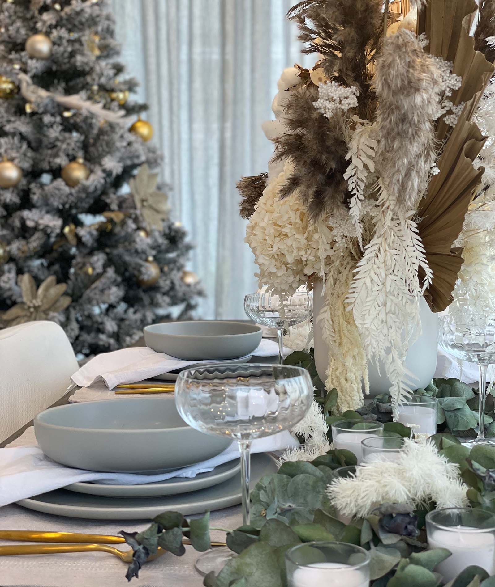 How to Dress Your Festive Table in Style