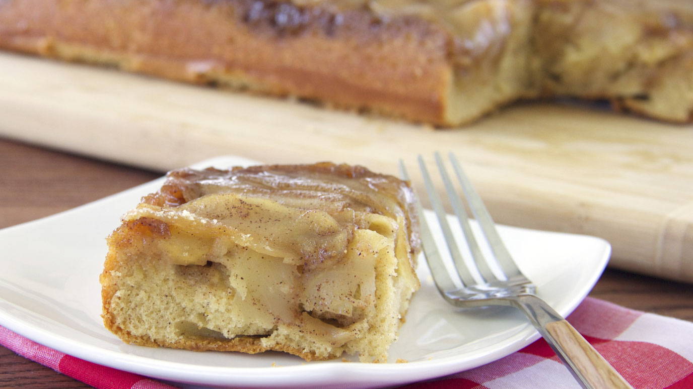 spiced_apple_upside_down_cake_2000x1125.jpg