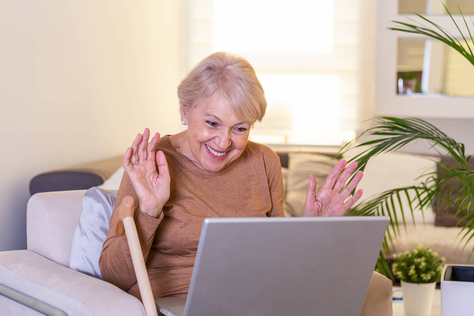 Elderly person in front of computer